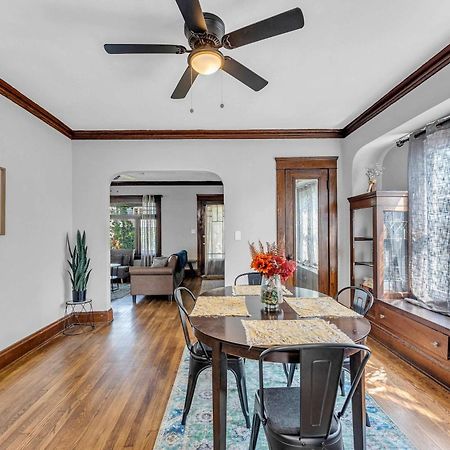 Beautifully Remodeled Duplex Apt In West Blvd Cleveland Exterior photo