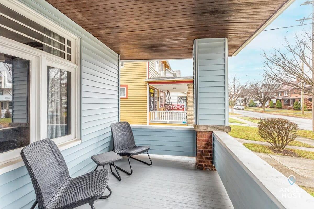 Beautifully Remodeled Duplex Apt In West Blvd Cleveland Exterior photo