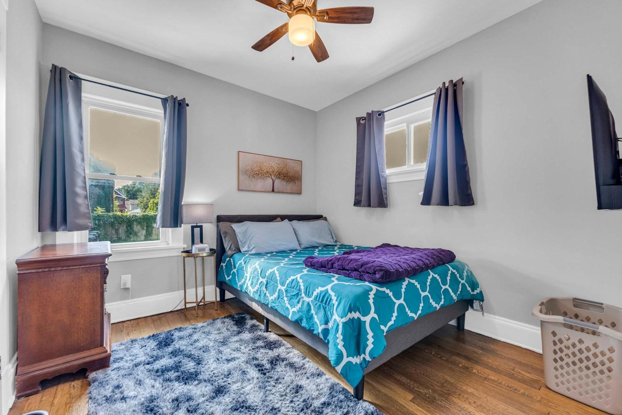 Beautifully Remodeled Duplex Apt In West Blvd Cleveland Exterior photo