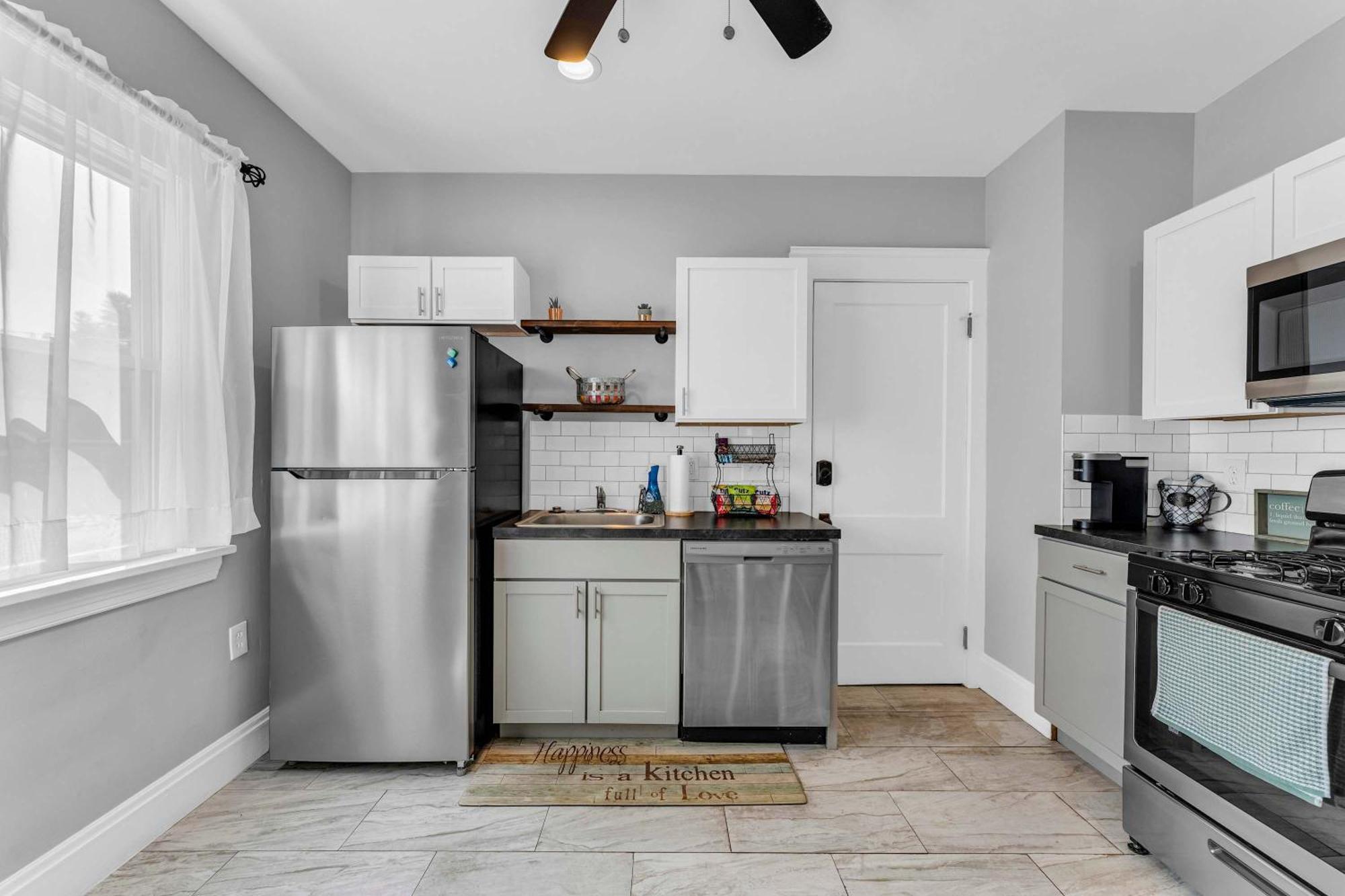 Beautifully Remodeled Duplex Apt In West Blvd Cleveland Exterior photo