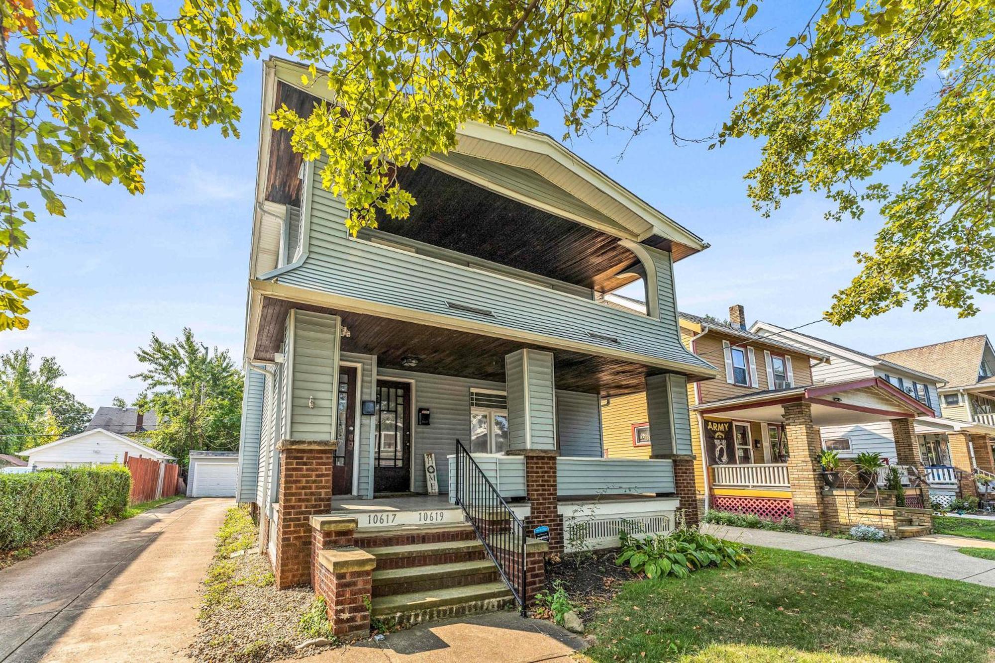 Beautifully Remodeled Duplex Apt In West Blvd Cleveland Exterior photo